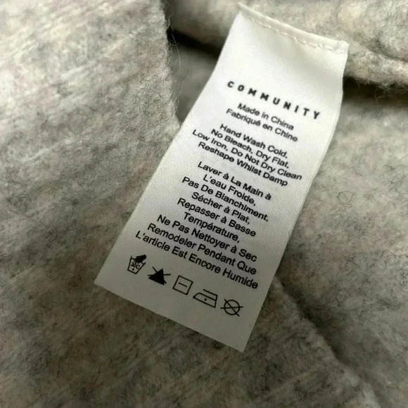 Aritzia - Community  Sweater - Picture 5 of 6